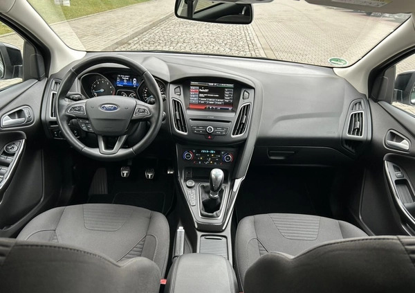 Ford Focus cena 38900 przebieg: 147000, rok produkcji 2015 z Wałbrzych małe 742